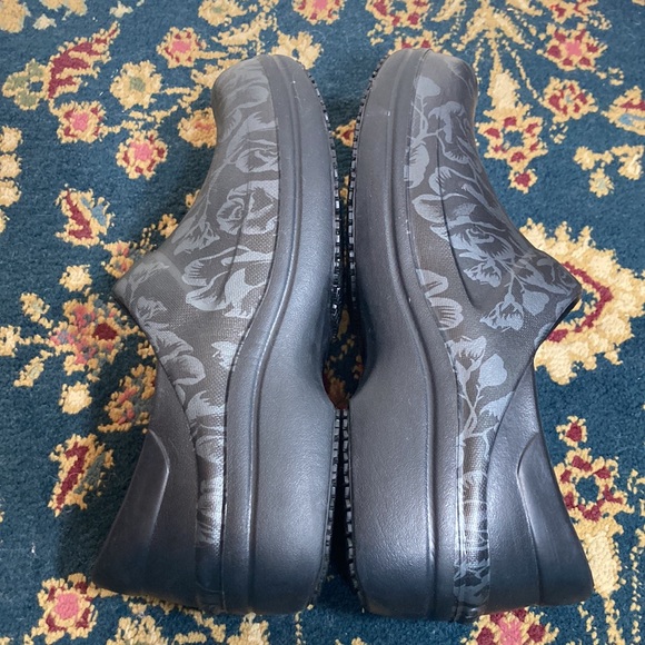 🍄 Crocs Neria Pro ll Graphic Clogs - Picture 6 of 10